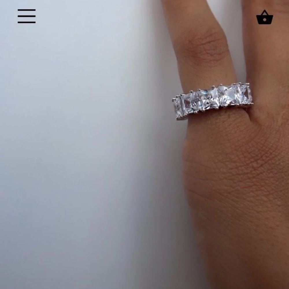 Beautiful Amy Shehab pinky ring